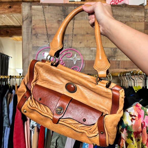Chloe Handbags - VINTAGE CHLOE LEATHER KISSLOCK STYLE BAG